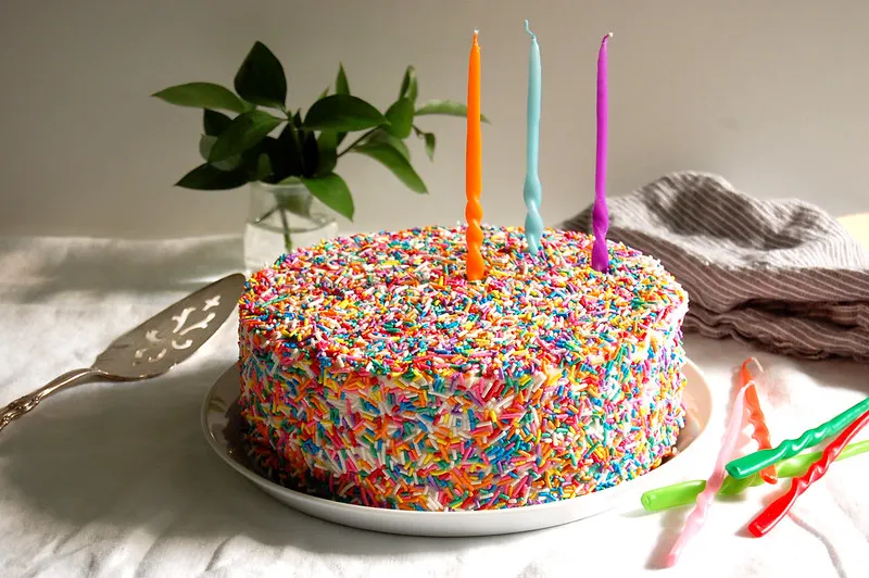 Décoration pour gâteau Happy Birthday Rainbow