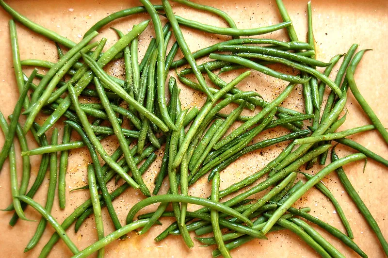 haricots verts on sheet pan