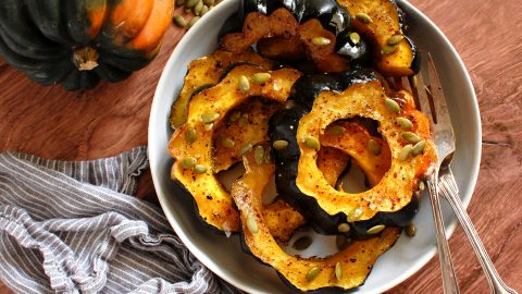 roasted acorn squash recipe easy.