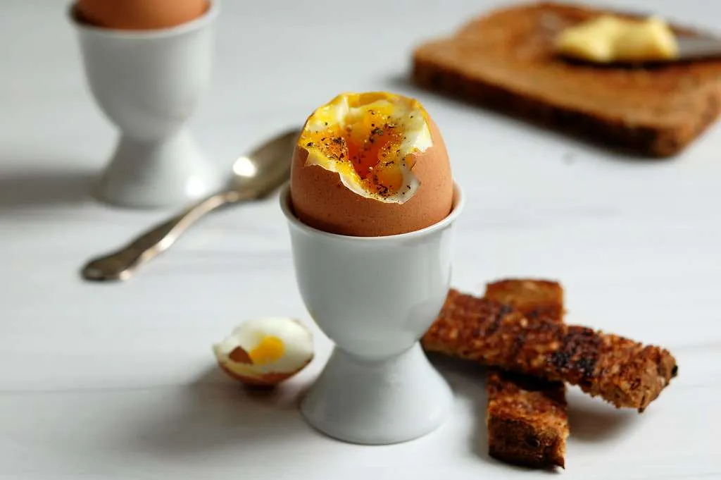 How to Eat Soft Boiled Eggs! 