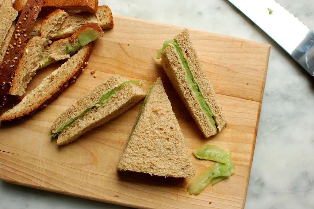 Easy Cucumber Sandwiches – The Travel Bite