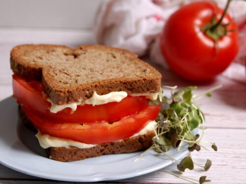 tomato sandwich