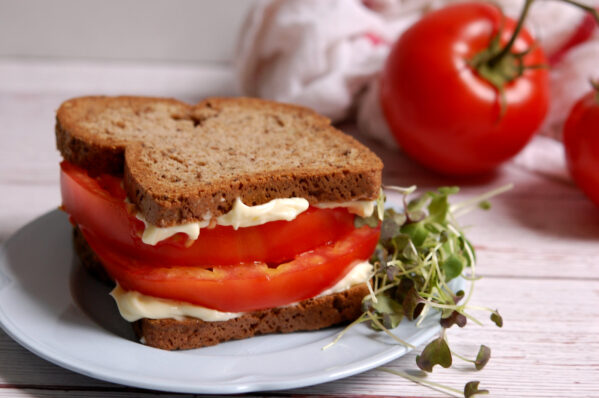 tomato sandwich