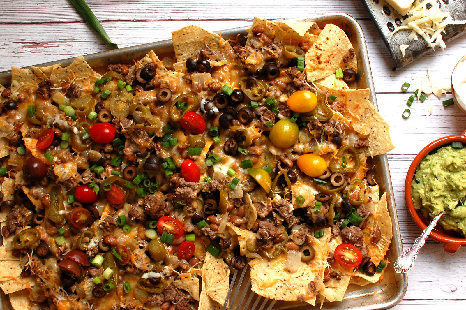 Oven Baked Nachos (Sheet Pan Nachos Recipe)