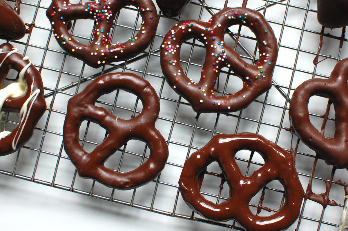 chocolate-dipped pretzels from scratch