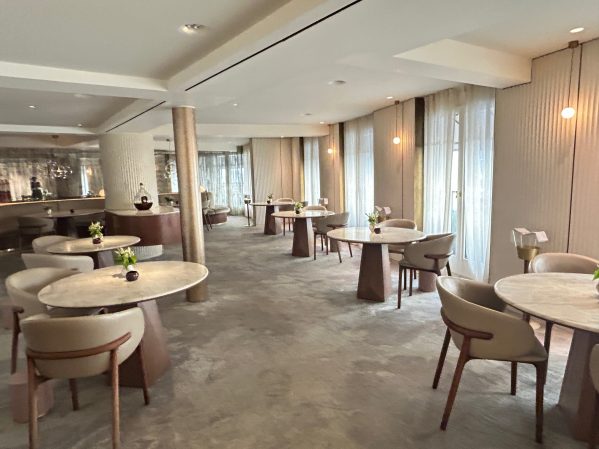 Rules for eating out in France guide