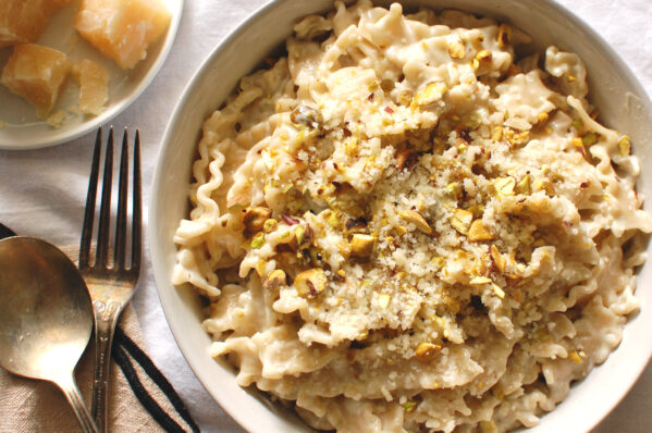 Creamy gorgonzola pasta with blue cheese sauce and black pepper.